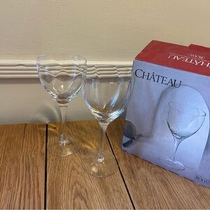NWOT Kosta Boda Chateau Wine Glasses Set of 2